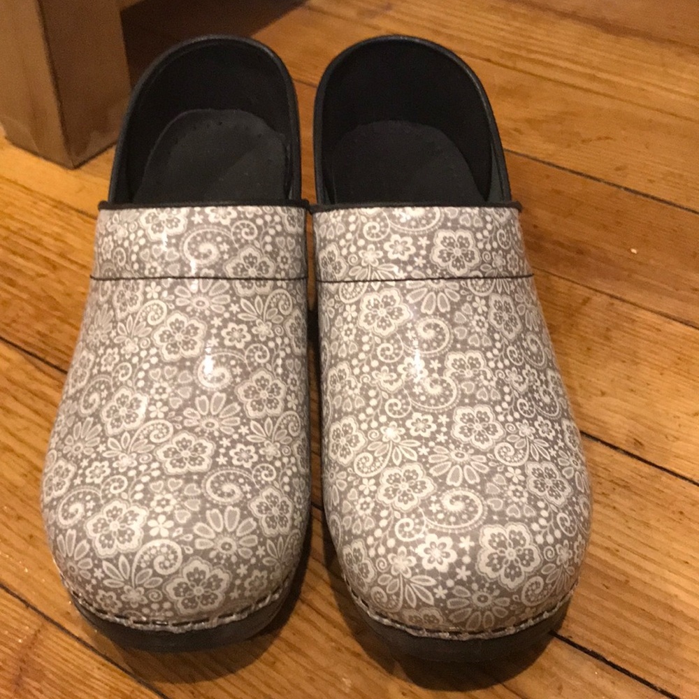 NWOT Sanita size 37 *OFFERS WELCOME